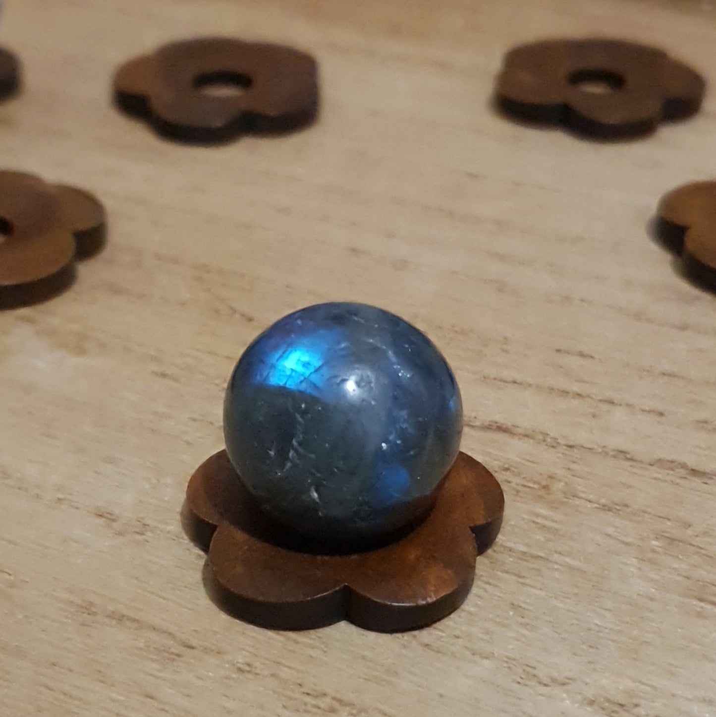 Wooden Flower Sphere Holder.