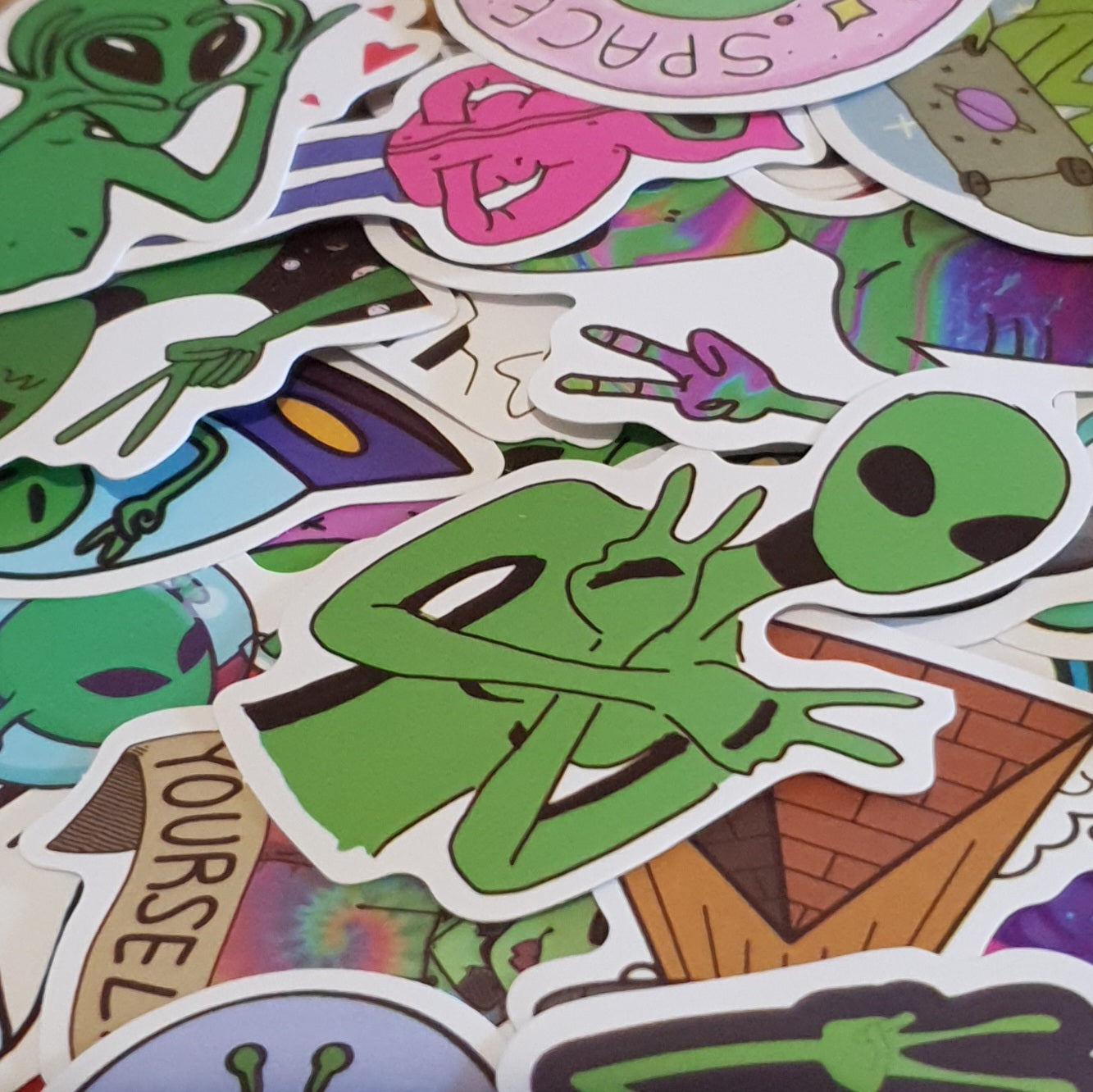 Trippy Green Guys. 10 Pack of Alien Themed Stickers.
