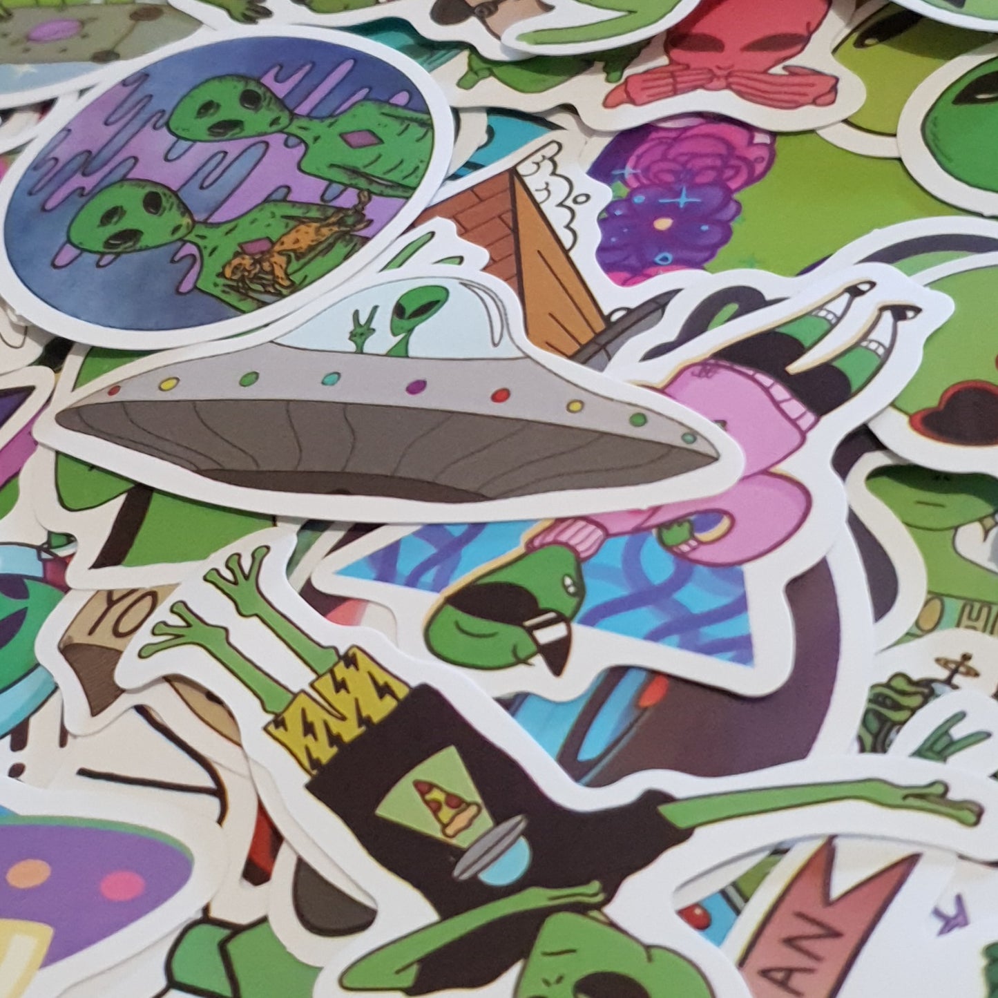 Trippy Green Guys. 10 Pack of Alien Themed Stickers.