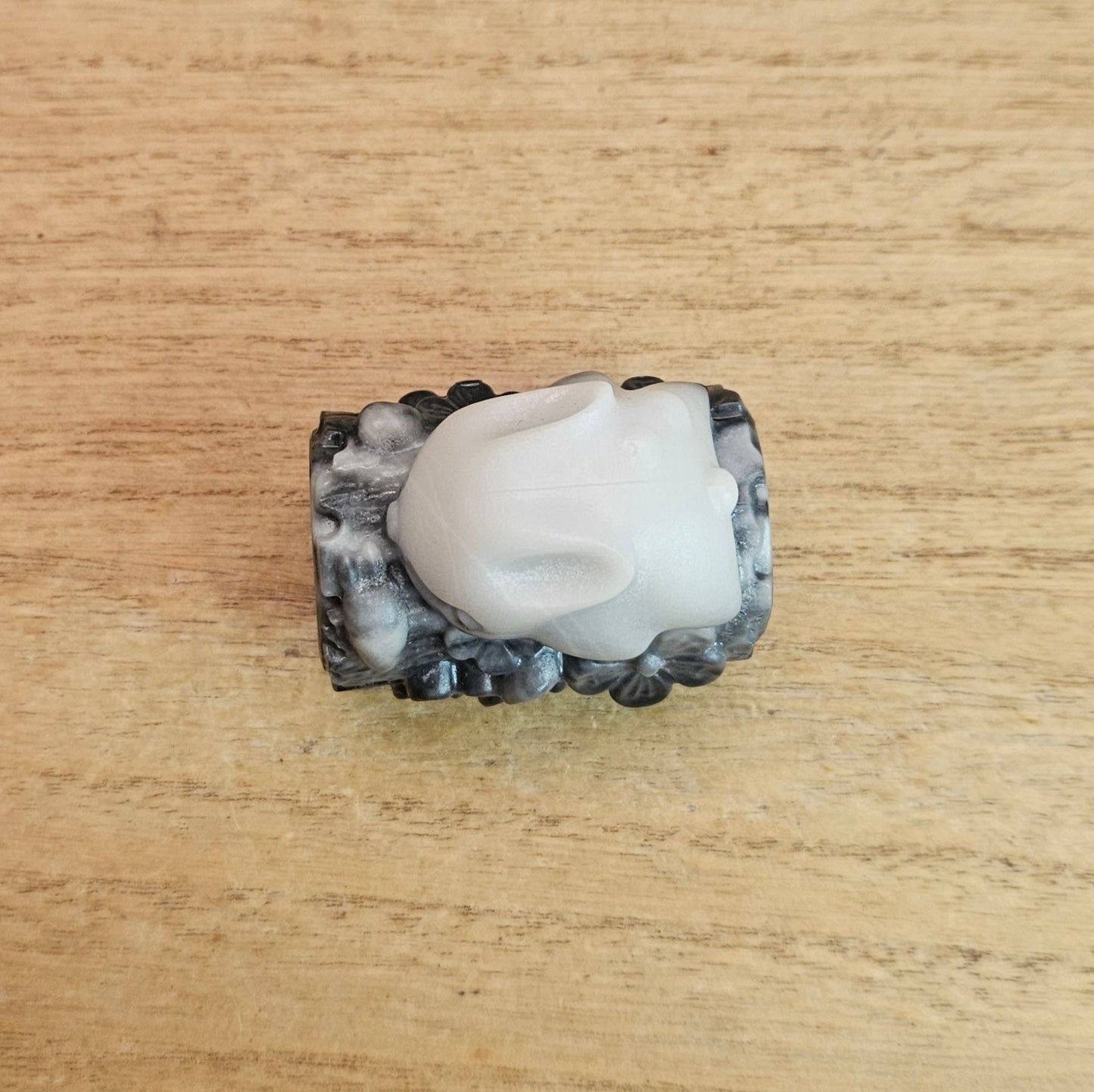 Taiji Jade Rabbit on Log Carving.