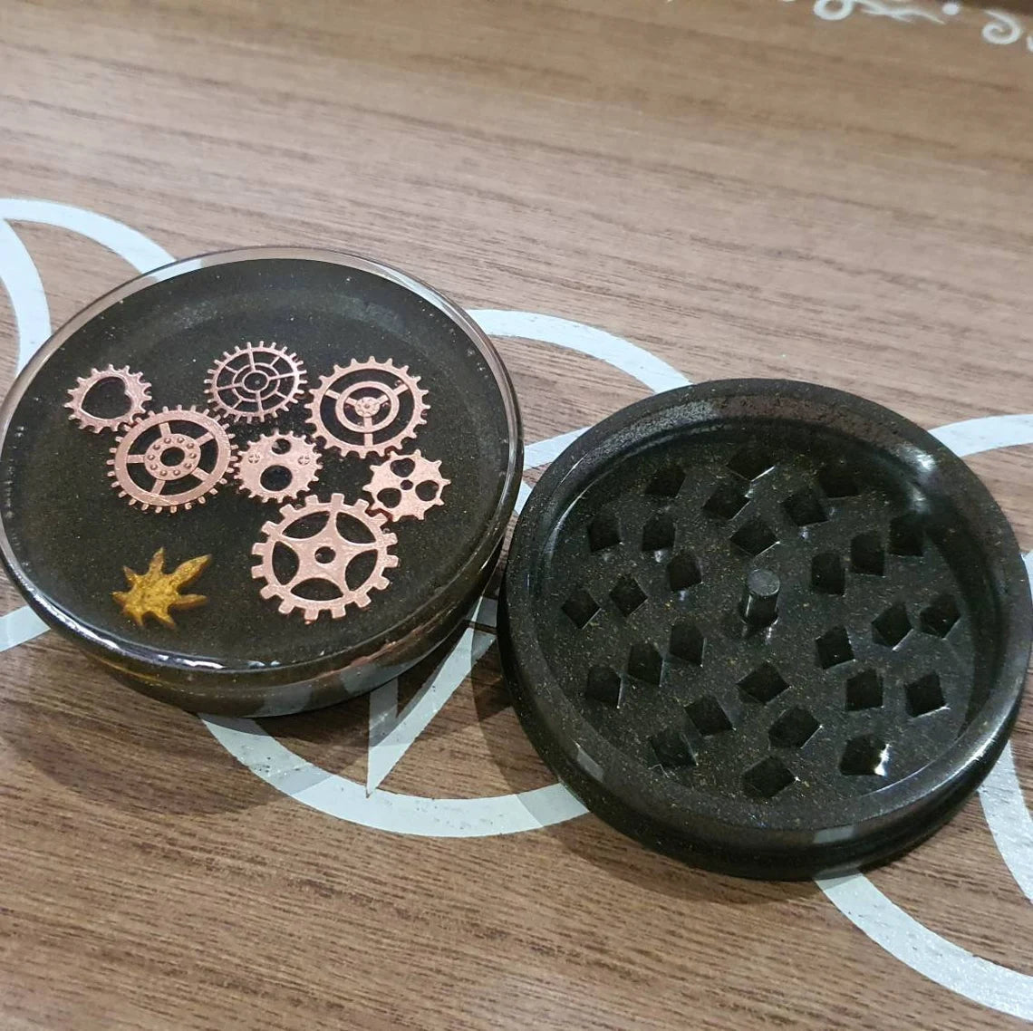 Gears Grinder, Unique Handmade Herb/Tobacco/Canna Grinder.