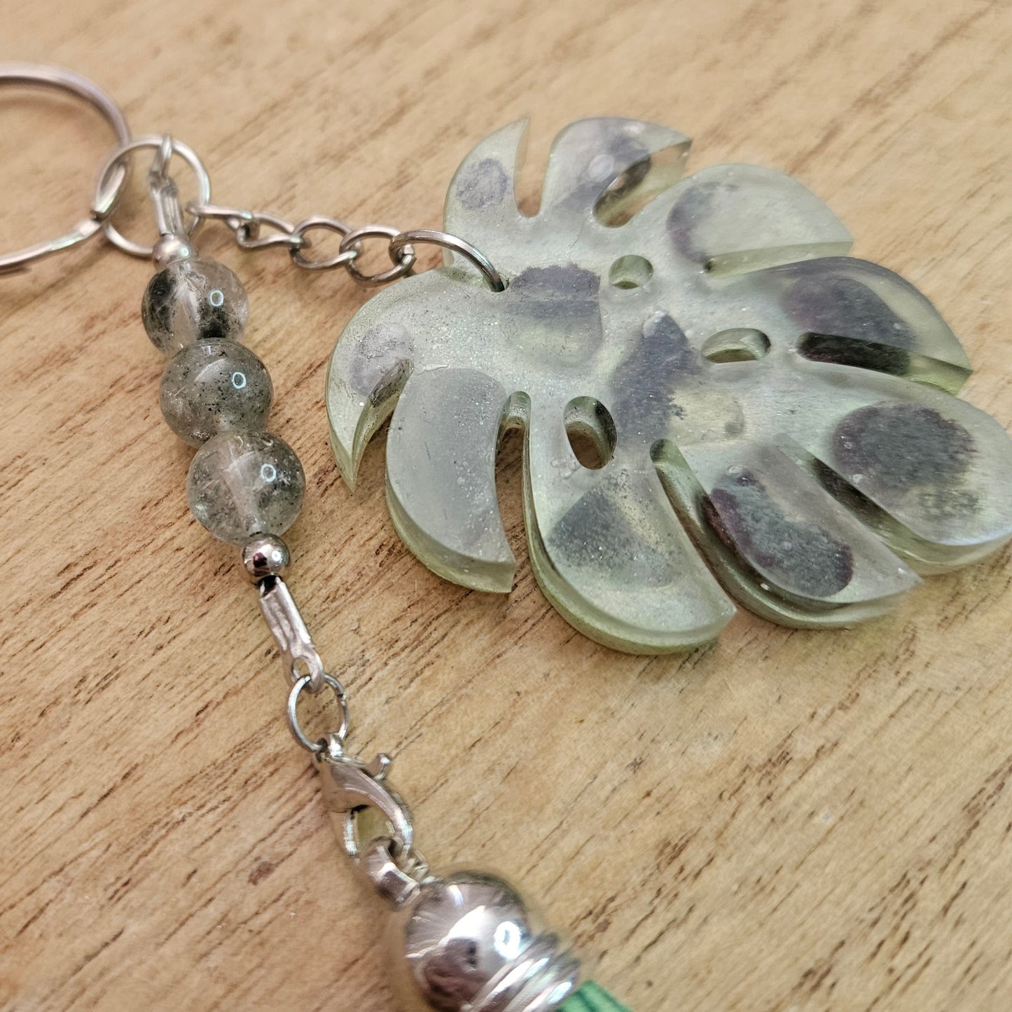 Monstera Leaf Keychain. Handmade Garden Quartz Keychain.