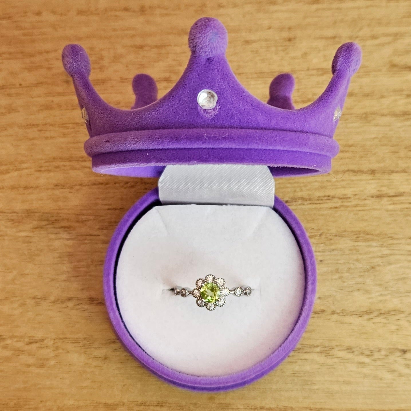 Peridot Flower Adjustable Ring.