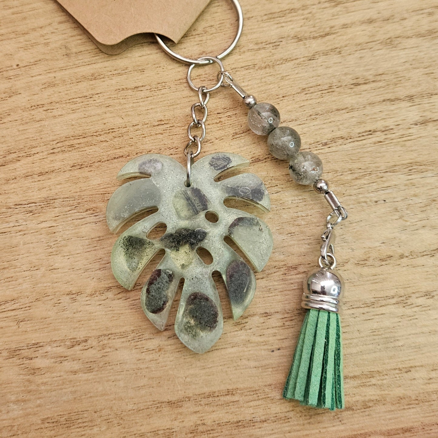 Monstera Leaf Keychain. Handmade Garden Quartz Keychain.