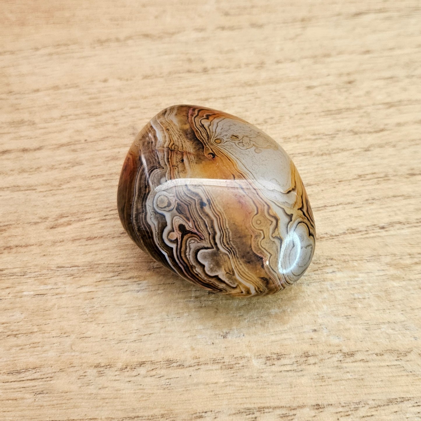 Banded Agate Palmstone.
