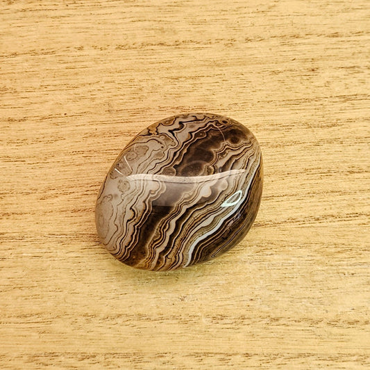 Banded Agate Palmstone.