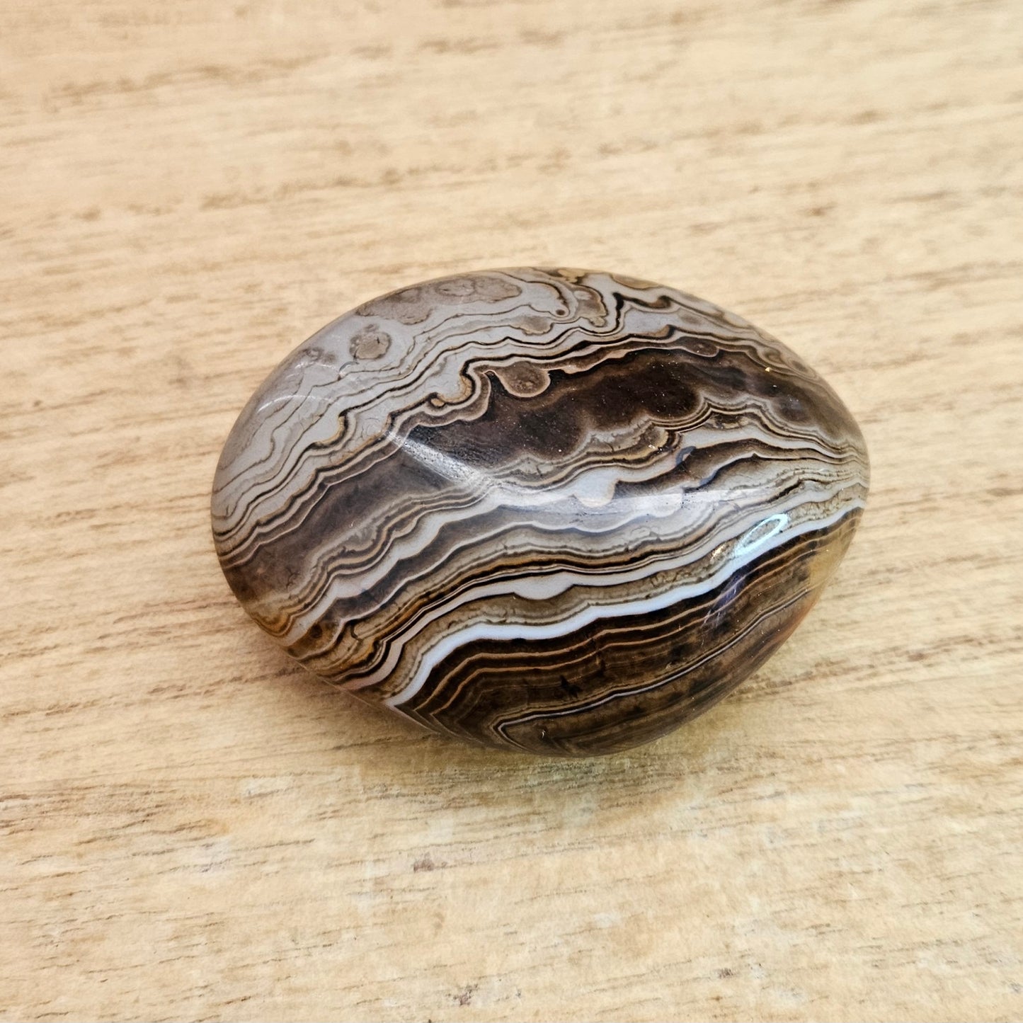 Banded Agate Palmstone.