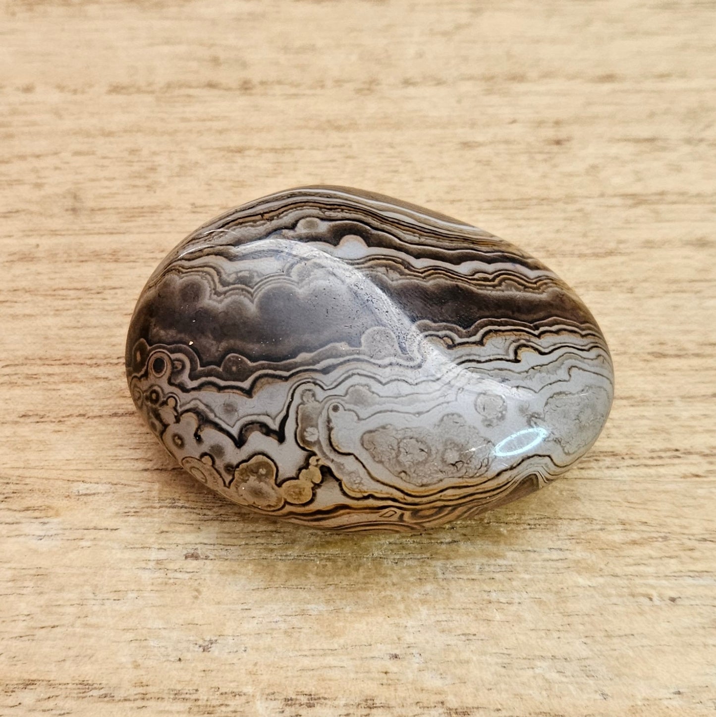 Banded Agate Palmstone.