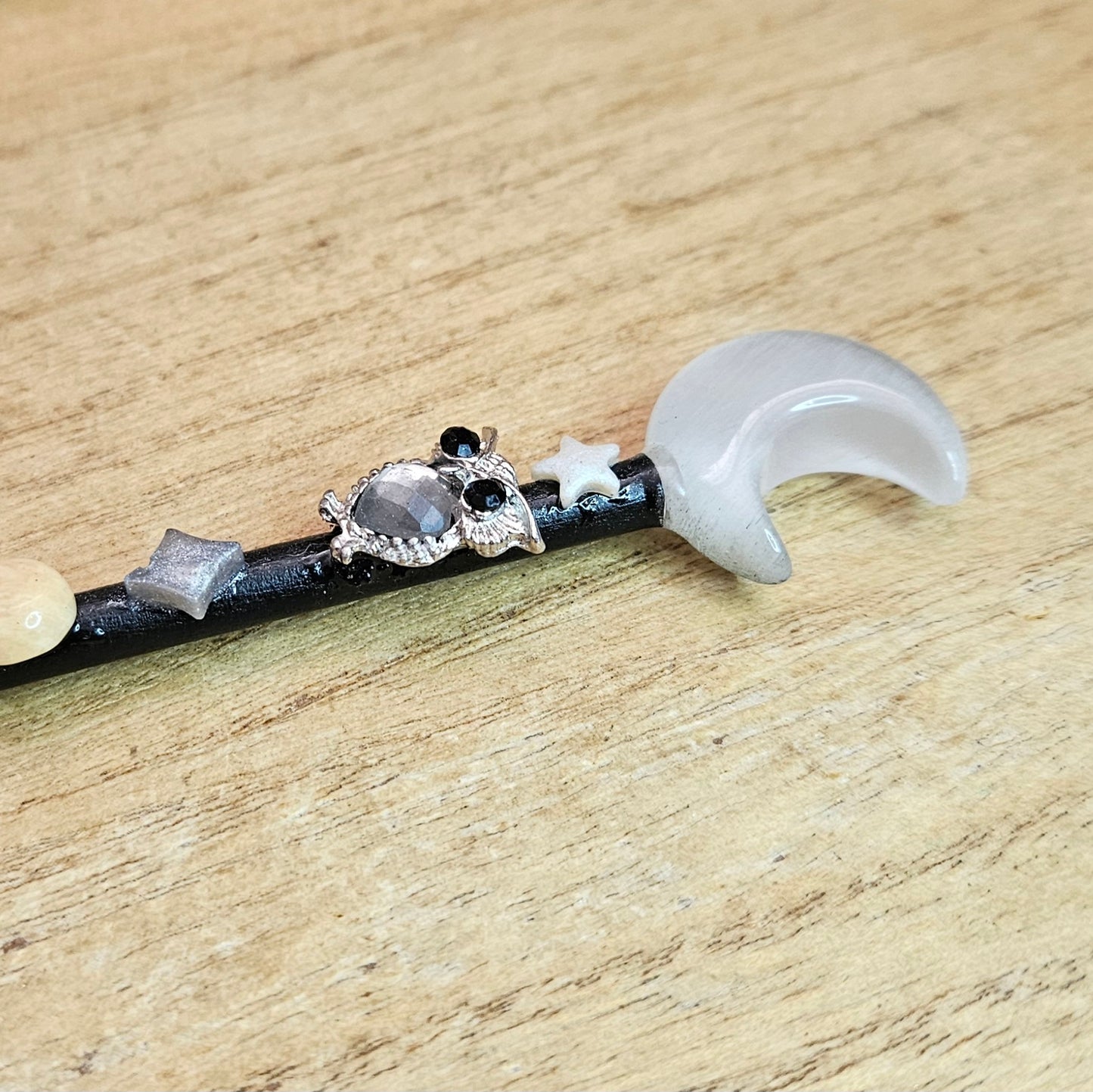 Black Moon Owl Wand. Silver Cats Eye.