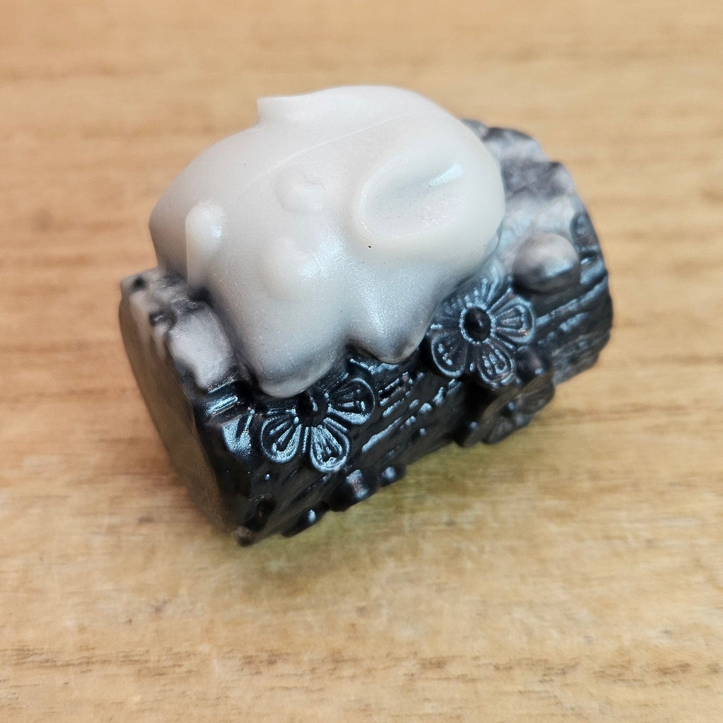 Taiji Jade Rabbit on Log Carving.